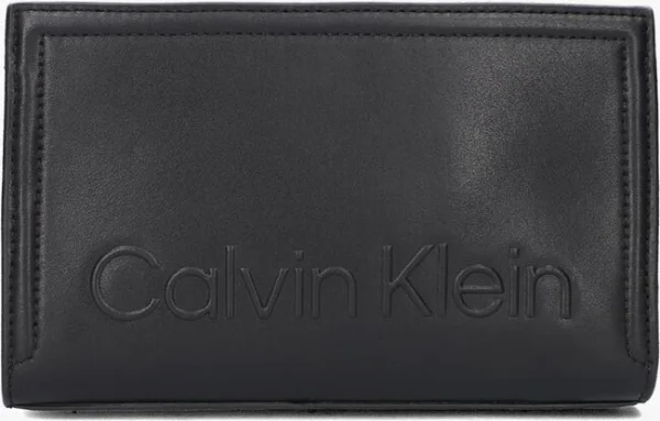 en ligne vente Calvin Klein Minimal Hardware Crossbody Sac Bandoulière En Noir 1