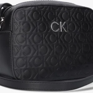 Calvin Klein Re-lock Camera Bag Emb Mono Sac Bandoulière En Noir site pas cher 9