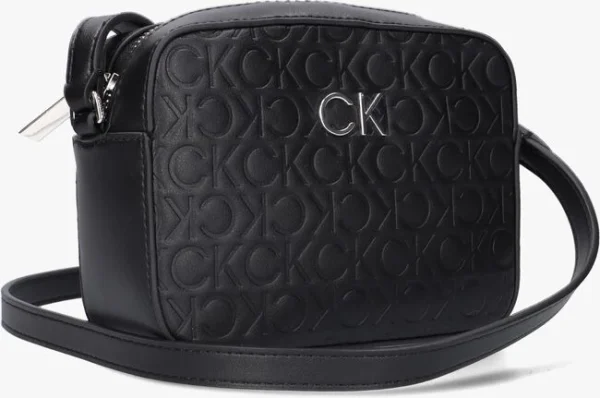 Calvin Klein Re-lock Camera Bag Emb Mono Sac Bandoulière En Noir site pas cher 3