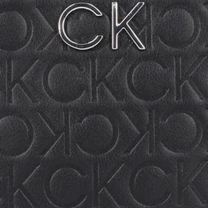 Calvin Klein Re-lock Camera Bag Emb Mono Sac Bandoulière En Noir site pas cher 15